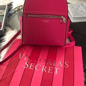 Henri bendel bag back